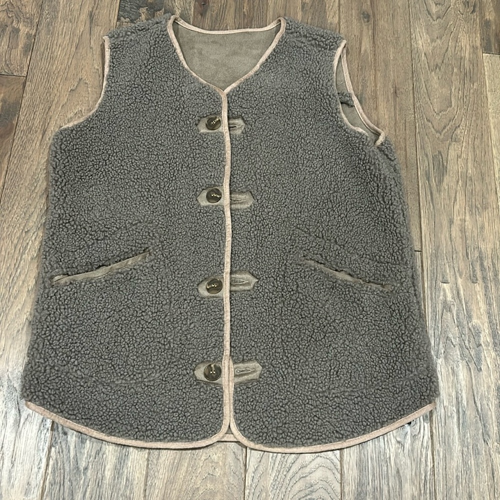 Reversible Sherpa/Faux Suede Vest -M -NWOT